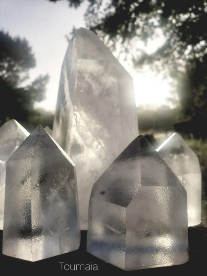 Cristal de roche au levé du soleil lors d'un stage de chamanisme dans les Landes