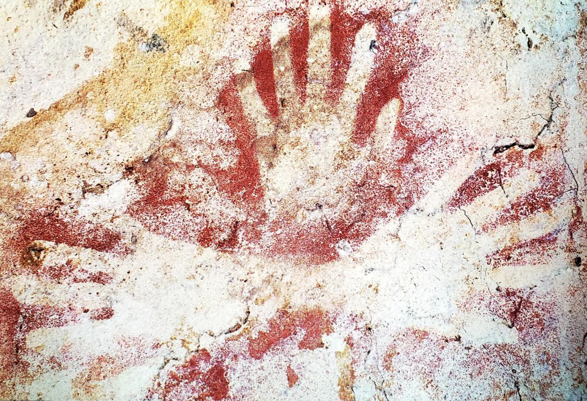 Chamanisme européen archaique, ancêtres et grottes préhistoriques